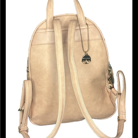 🔥BIG BUDDHA pink backpack with beautiful vibrant flowers and gold Size: OS🔥 - Picture 2 of 9